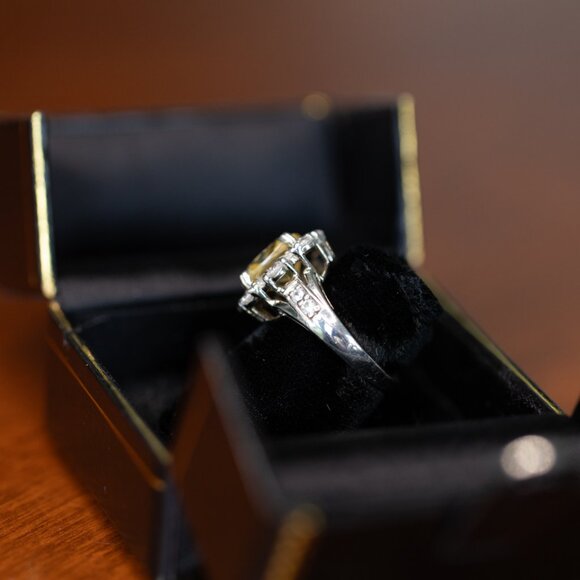 Canary yellow quartz cushion cut and Cubic Zirconia sterling silver Ring Size 6 - Picture 3 of 3